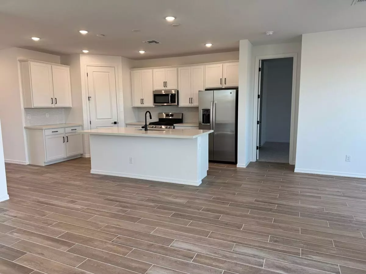 7612 West Saddlehorn Road, Peoria, AZ 85383 photo 4