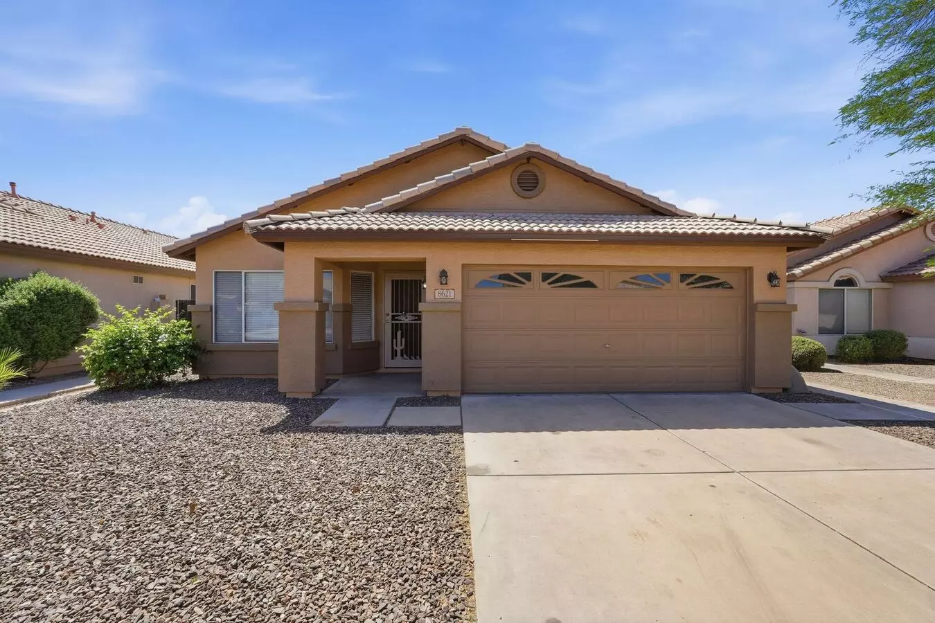 8621 W Shaw Butte Dr Peoria, AZ 85345 photo 2
