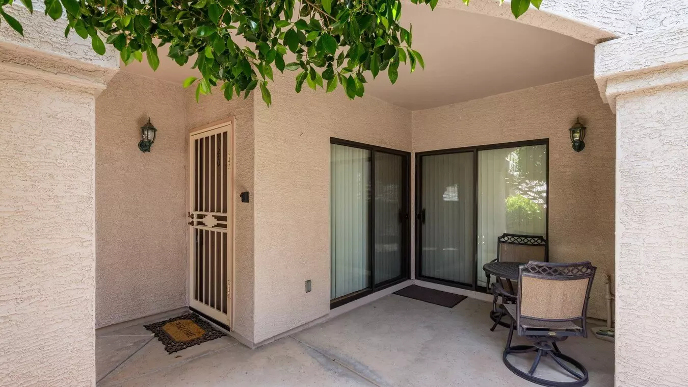 2 Bed/2 Bath Poolside Condo In Peoria! Join The Waitlist Today! photo 5