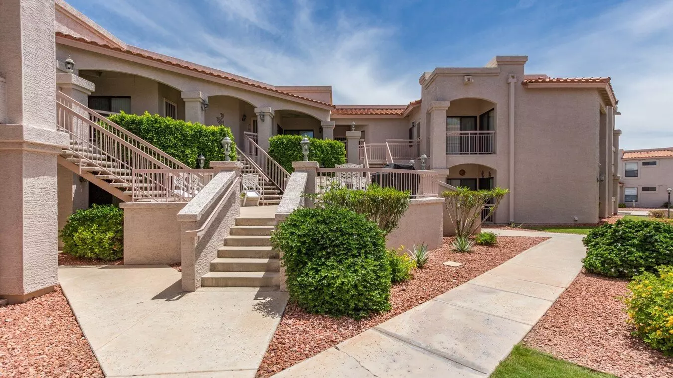 2 Bed/2 Bath Poolside Condo In Peoria! Join The Waitlist Today! photo 4