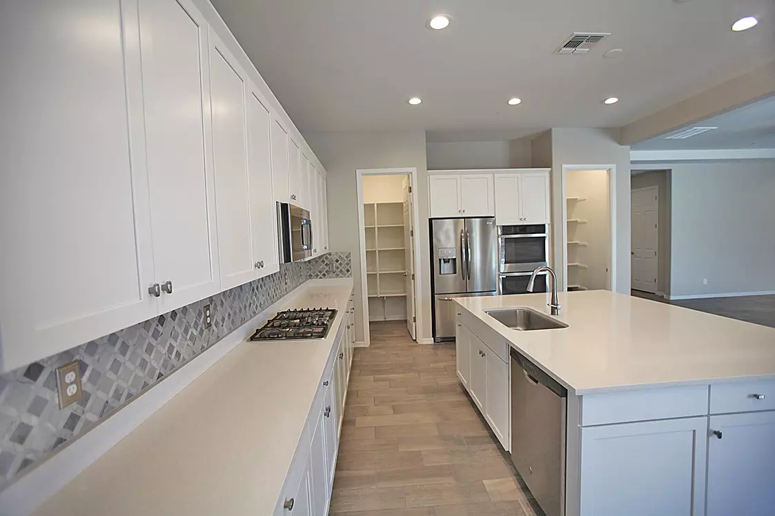 30104 N 116th Ln photo 5