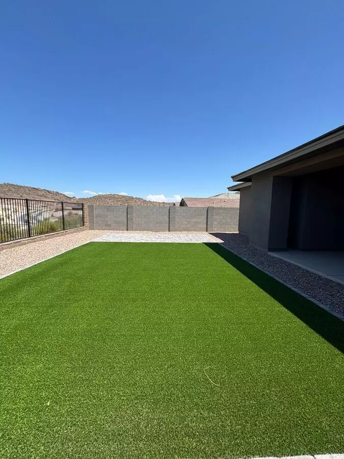 BRAND NEW HOME IN NORTHPOINTE AT VISTANCIA photo 2