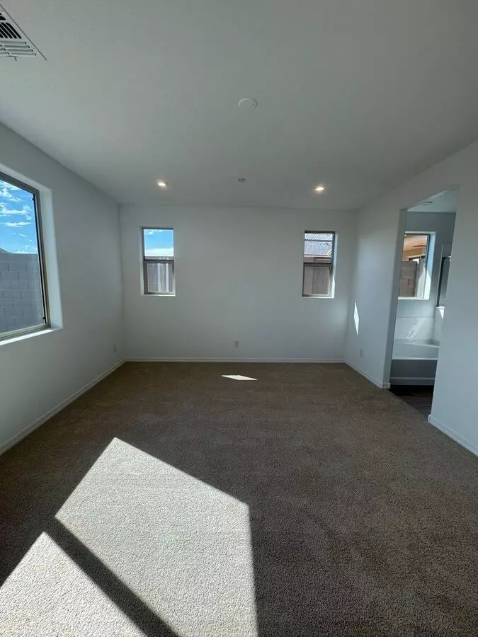 13351 West Eagle Feather Road, Peoria, AZ 85383 photo 3