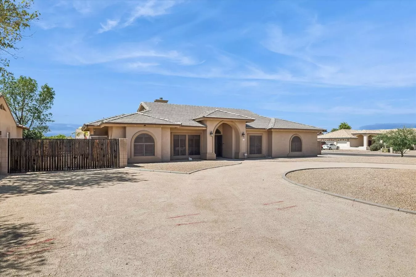 9033 W Patrick Ln Peoria, AZ 85383 photo 5
