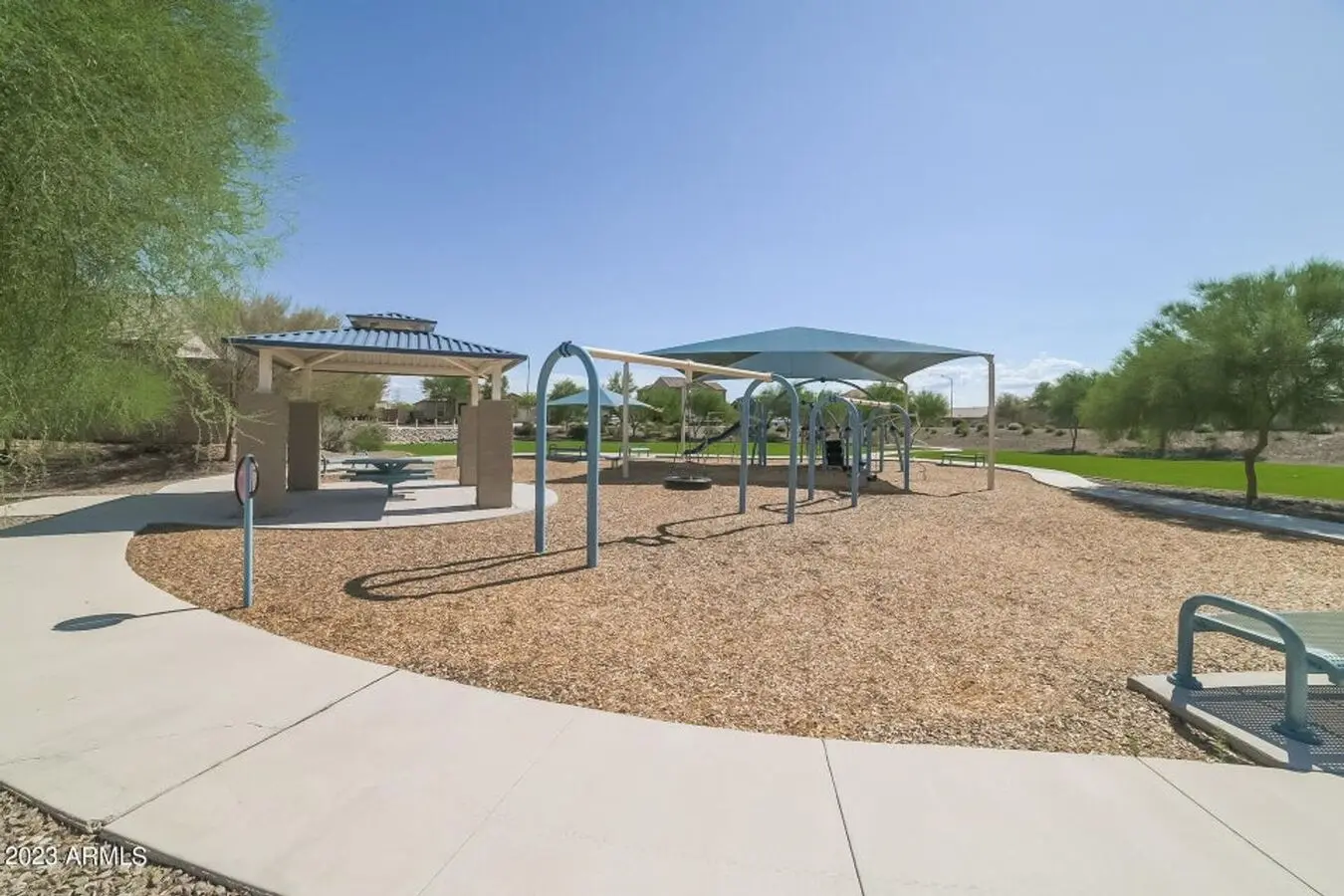 Gorgeous 4 Bed 2 Bath Home With Full Solar Package In North Peoria photo 2