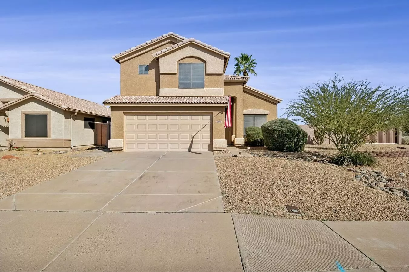 Just Updated!! Huge Corner Lot With Rv Gate, Pool, Grass!!! Like Living At A Resort!!! This Property Is Ready For You For Immediate Move In!!! photo 2