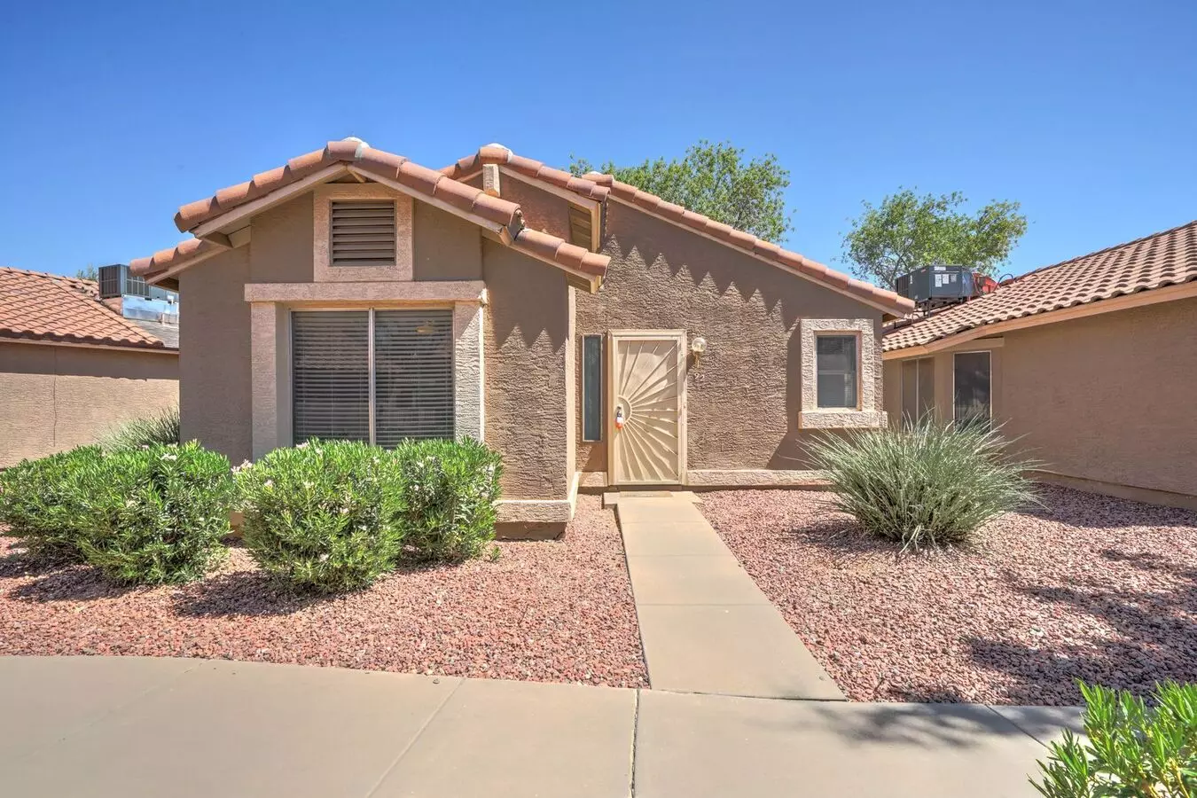 Ready To Tour Now! 2 Bedroom 2 Bath Peoria Townhouse photo 2