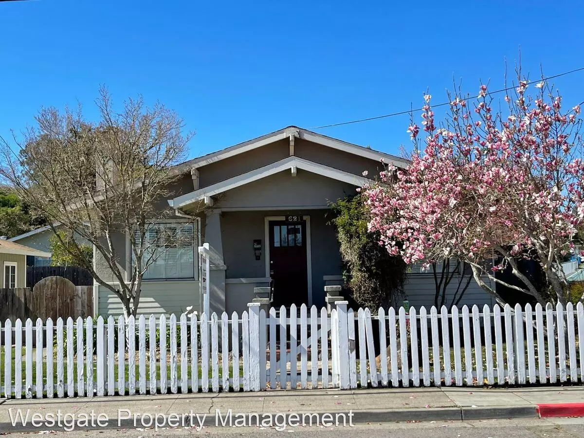 621 N Webster St photo 2