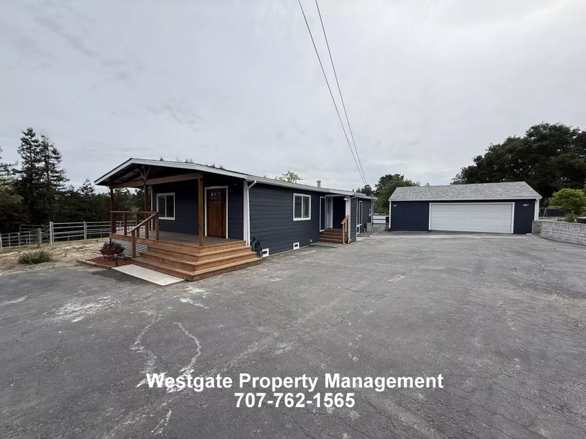 Beautiful Modern 2/2 Country Home - 985 Eastman Lane photo 3