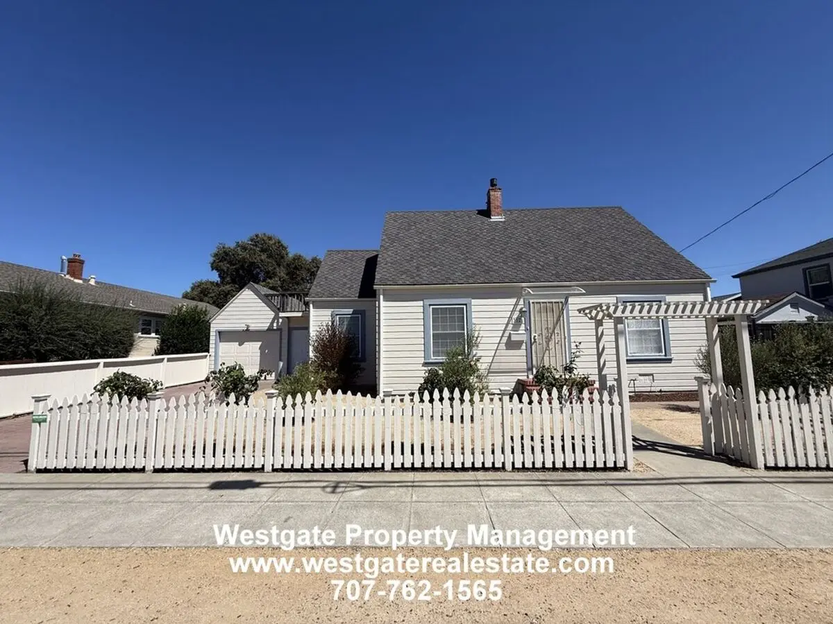 Charming 4/2 West Petaluma Home - 312 Fair Street photo 5