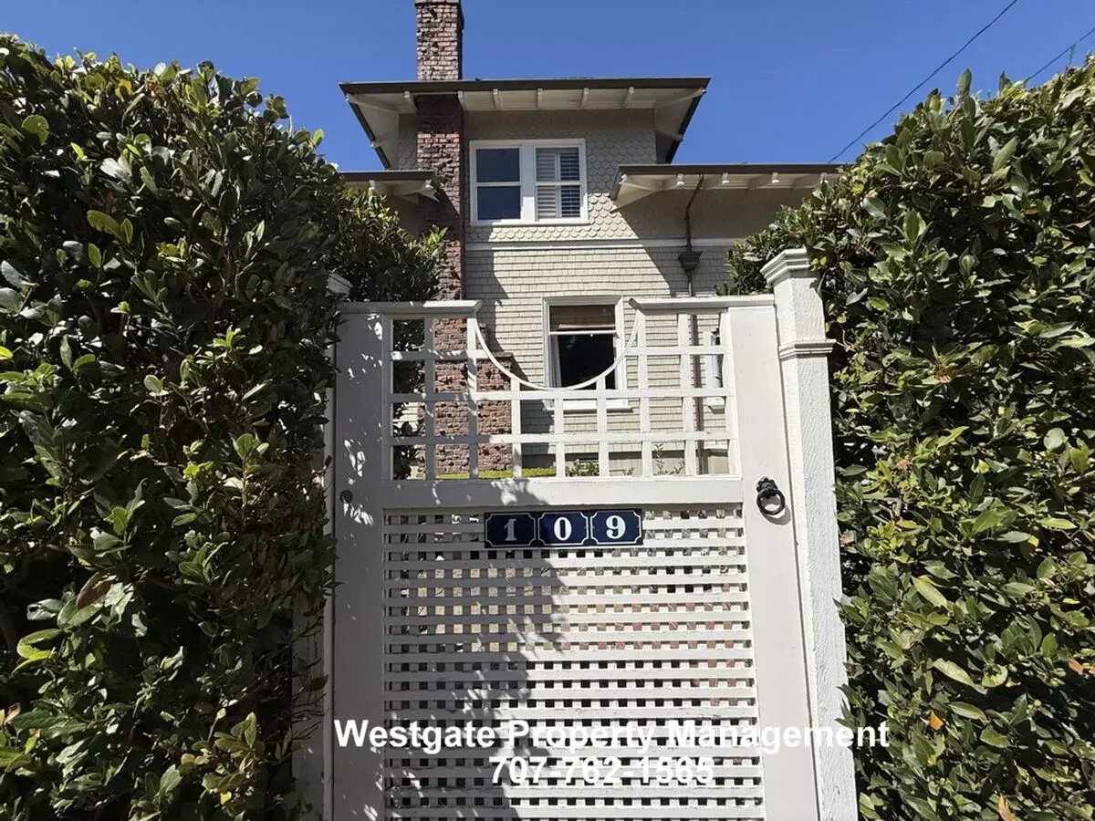 Gorgeous Brainerd Jones Designed 4/3 West Petaluma Home - 109 7th Street photo 3