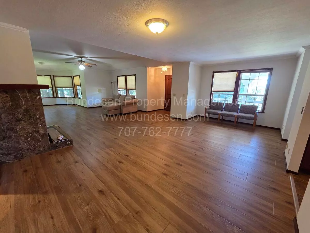 Spacious 1 Bedroom, 2 Bathroom Attached Unit In Petaluma – Utilities &amp; Wi-fi Included! photo 5