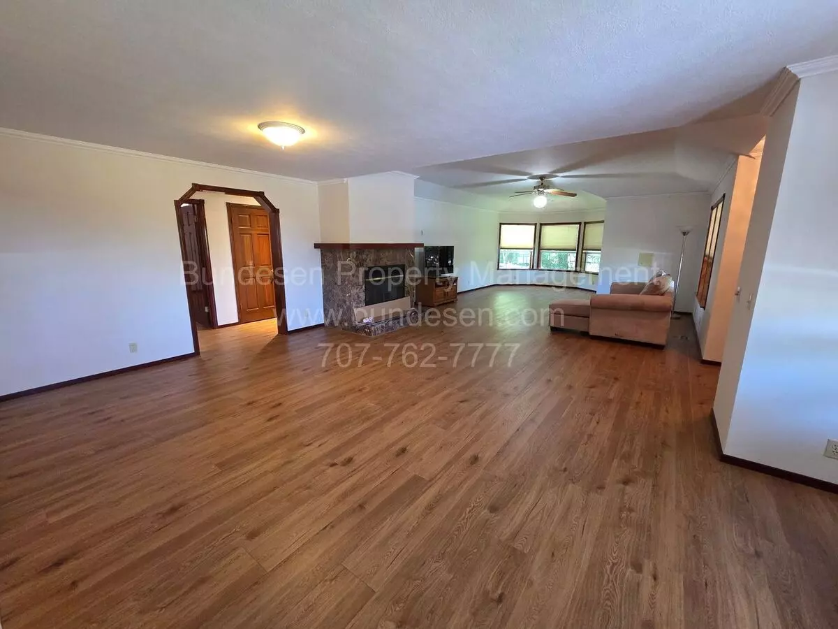 Spacious 1 Bedroom, 2 Bathroom Attached Unit In Petaluma – Utilities &amp; Wi-fi Included! photo 4