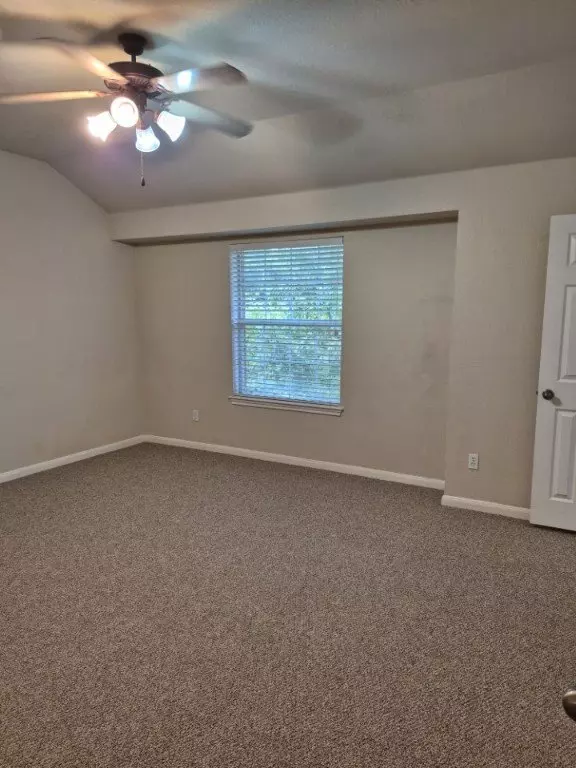 808 Busleigh Castle Way, Pflugerville, TX 78660 photo 4