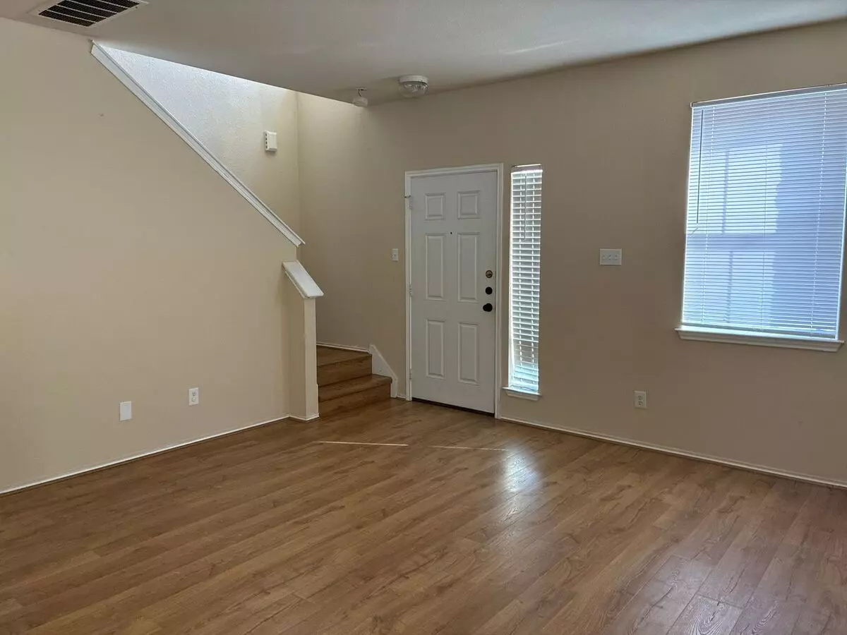 13720 Harris Ridge Boulevard, Pflugerville, TX 78660 photo 4