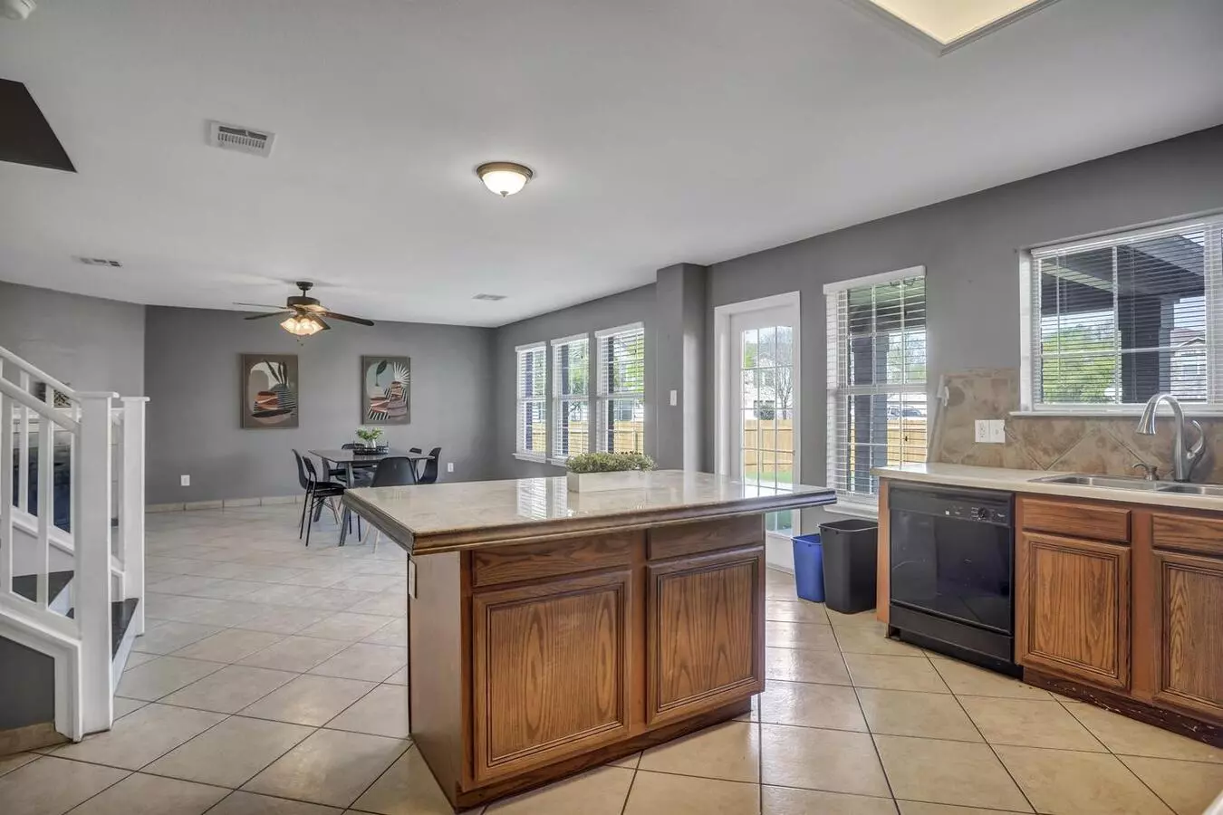 1208 Golden Eagle Street, Pflugerville, TX 78660 photo 5