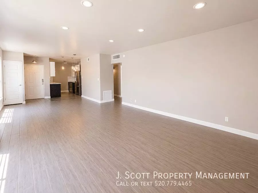 102 W Maryland Ave photo 4