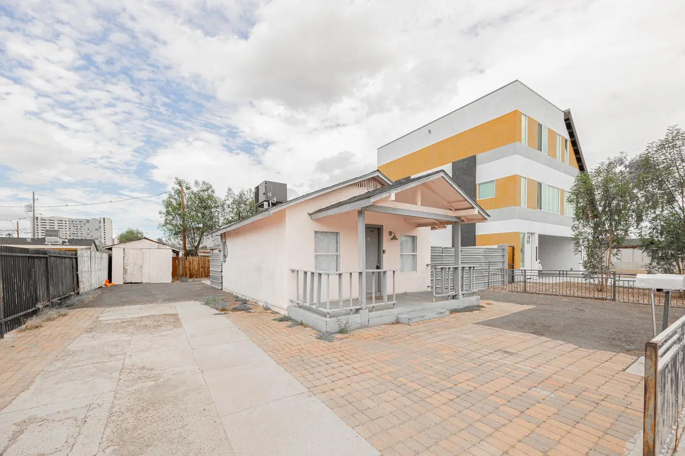 1118 E Roosevelt St photo 3