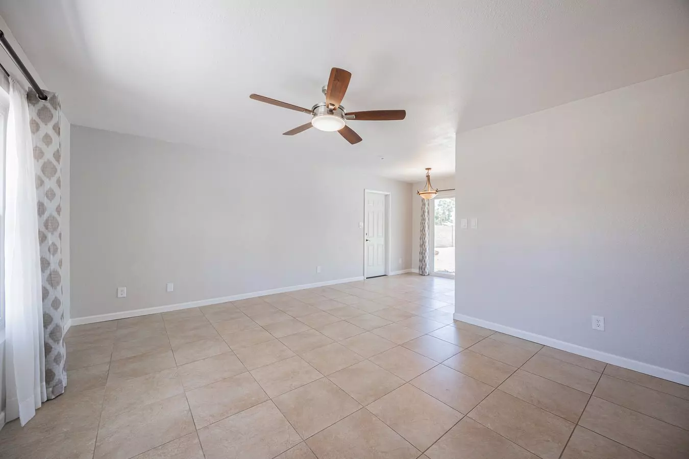 11207 S Bannock St Phoenix, AZ 85044 photo 5