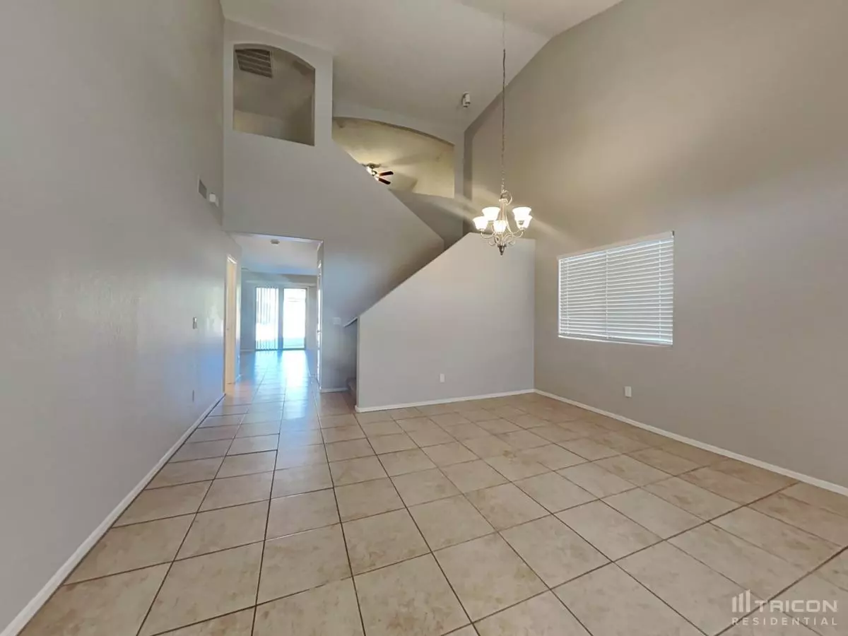 11328 West Hazelwood Street, Phoenix, AZ 85037 photo 4