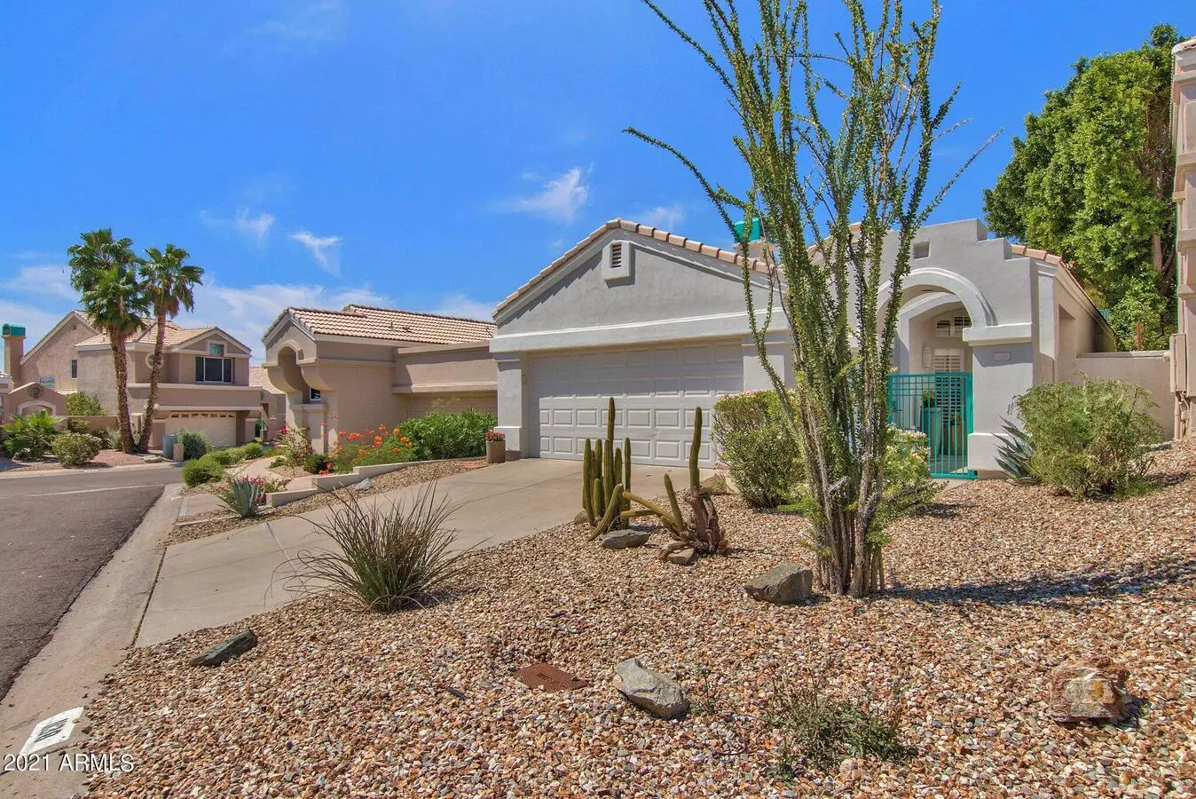 1138 E AMBERWOOD Drive photo 3