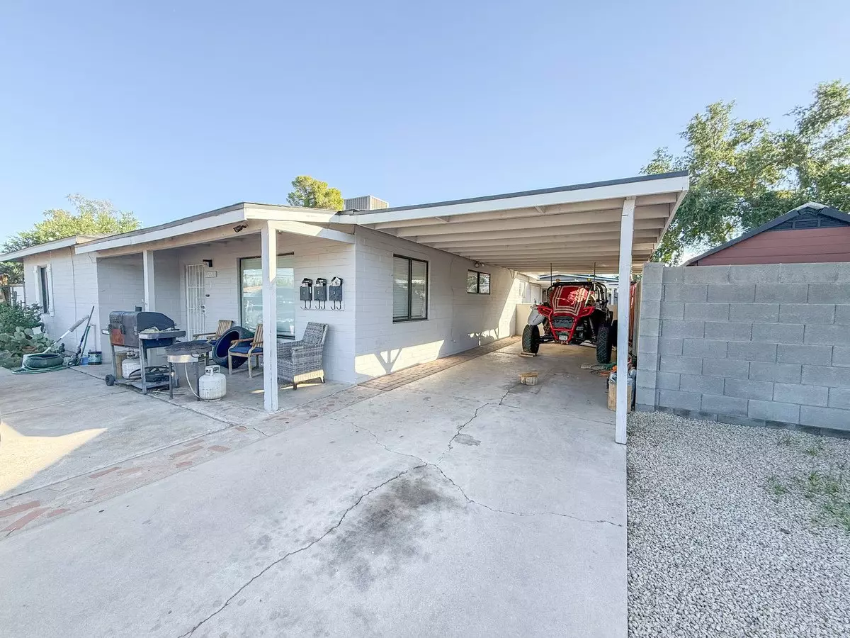 1221 E Highland Ave photo 2