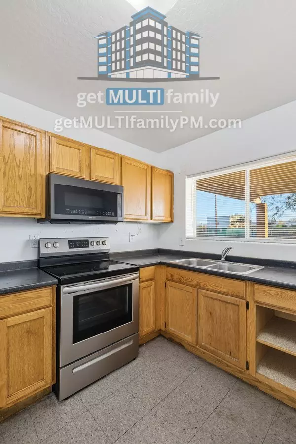 1228 E Apache St photo 2