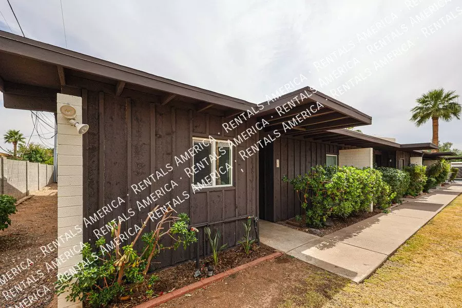 1450 E BETHANY HOME Road photo 4