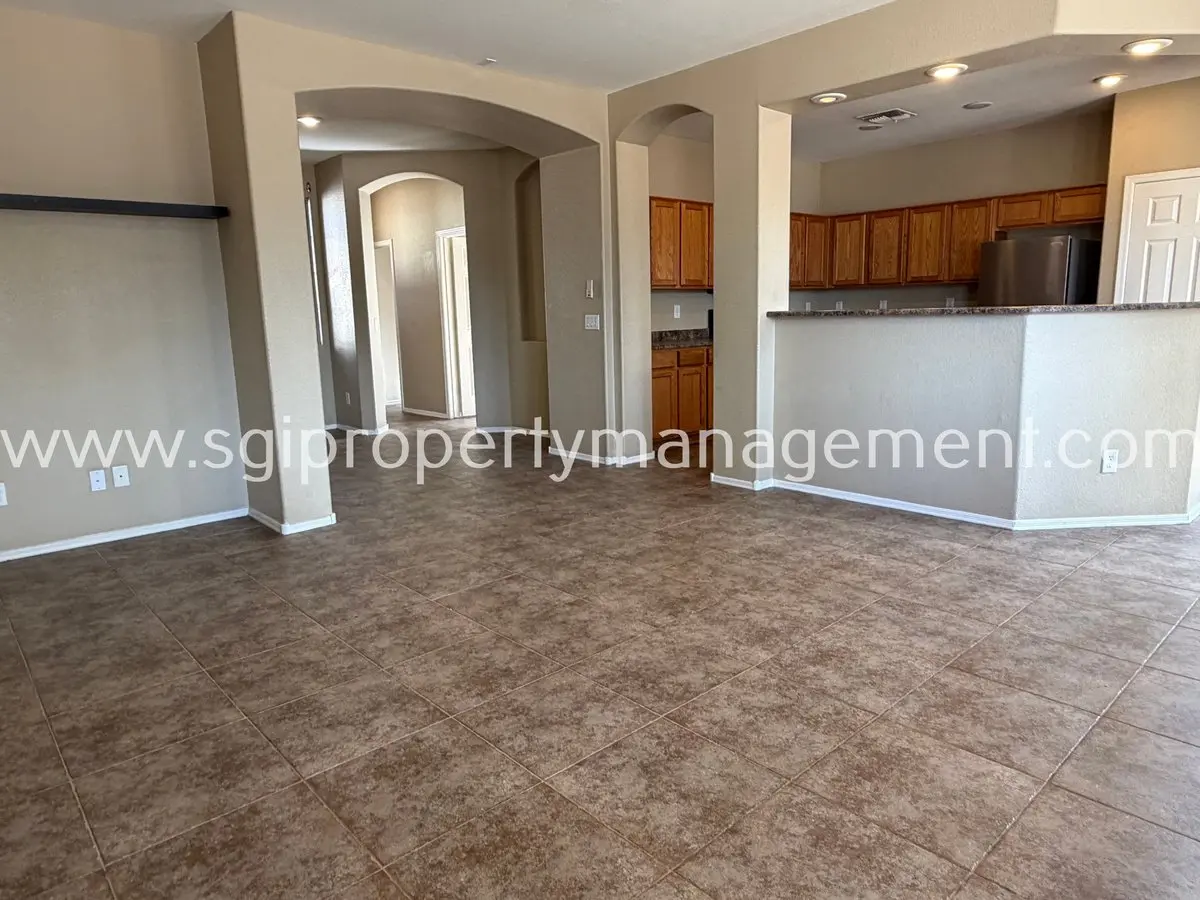 1541 W Saint Kateri Dr photo 5