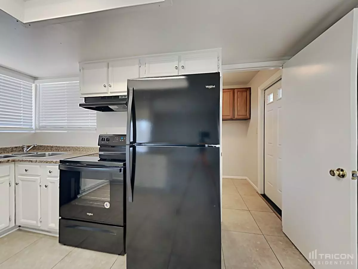 1801 West Villa Rita Drive, Phoenix, AZ 85023 photo 4