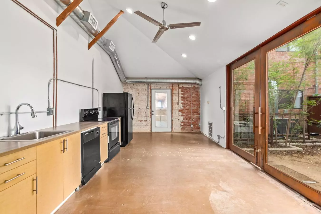 Steelyard Apartments photo 3