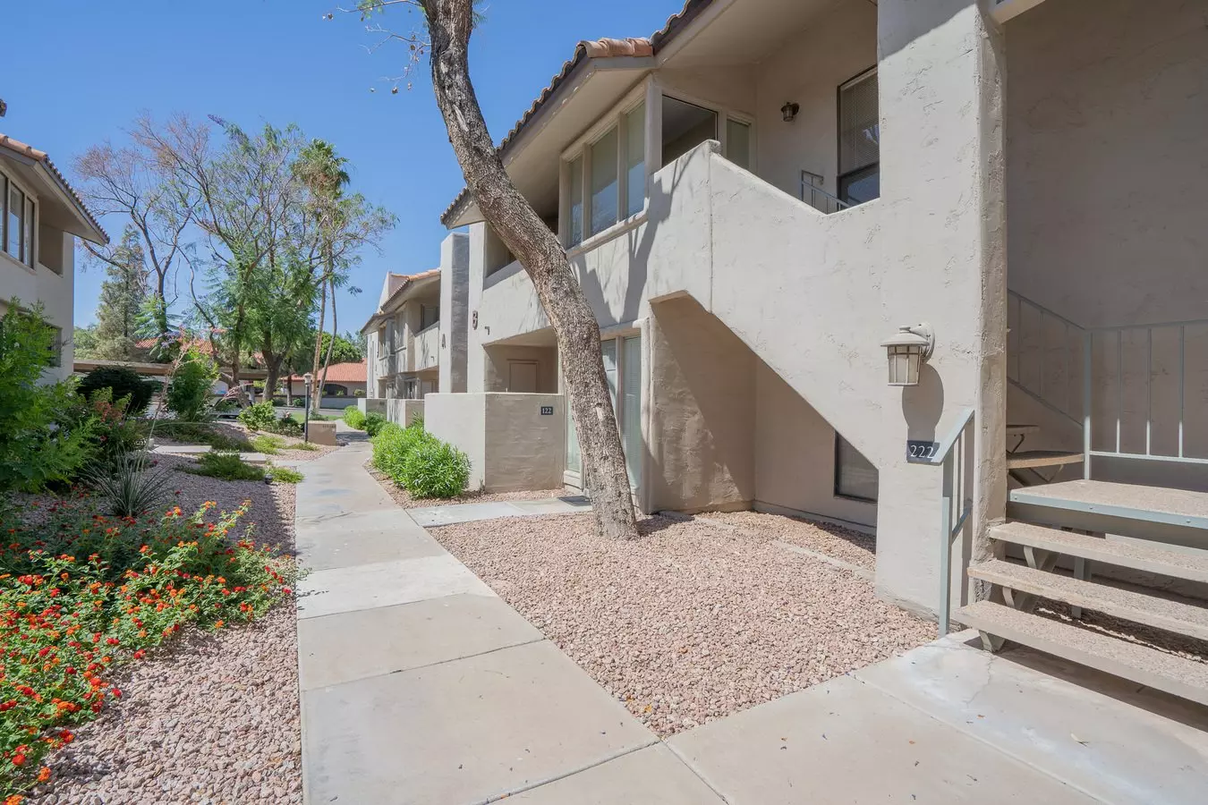 1820 E Morten Ave Unit 222 photo 4