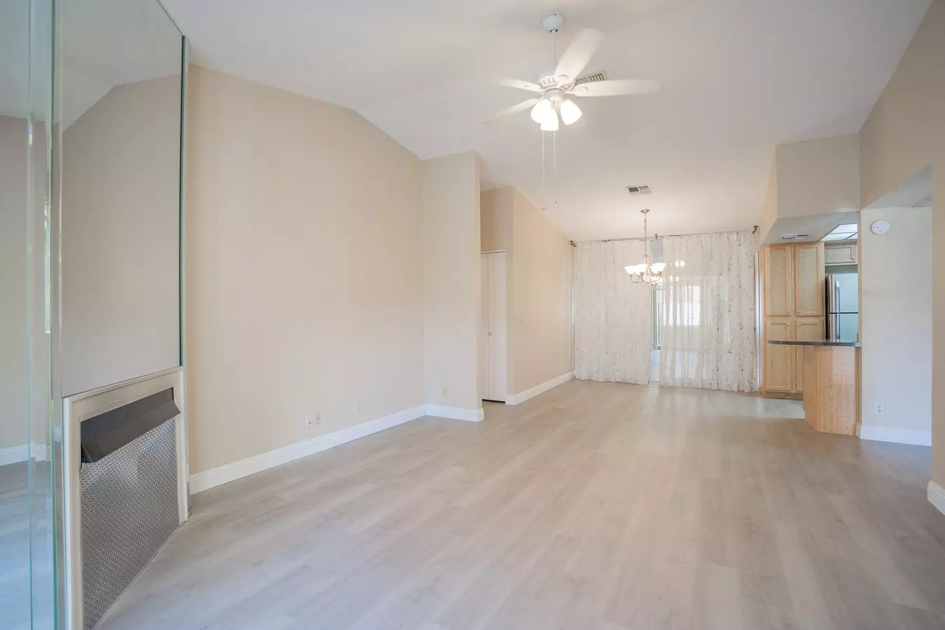 1820 E Morten Ave Unit 222 photo 2
