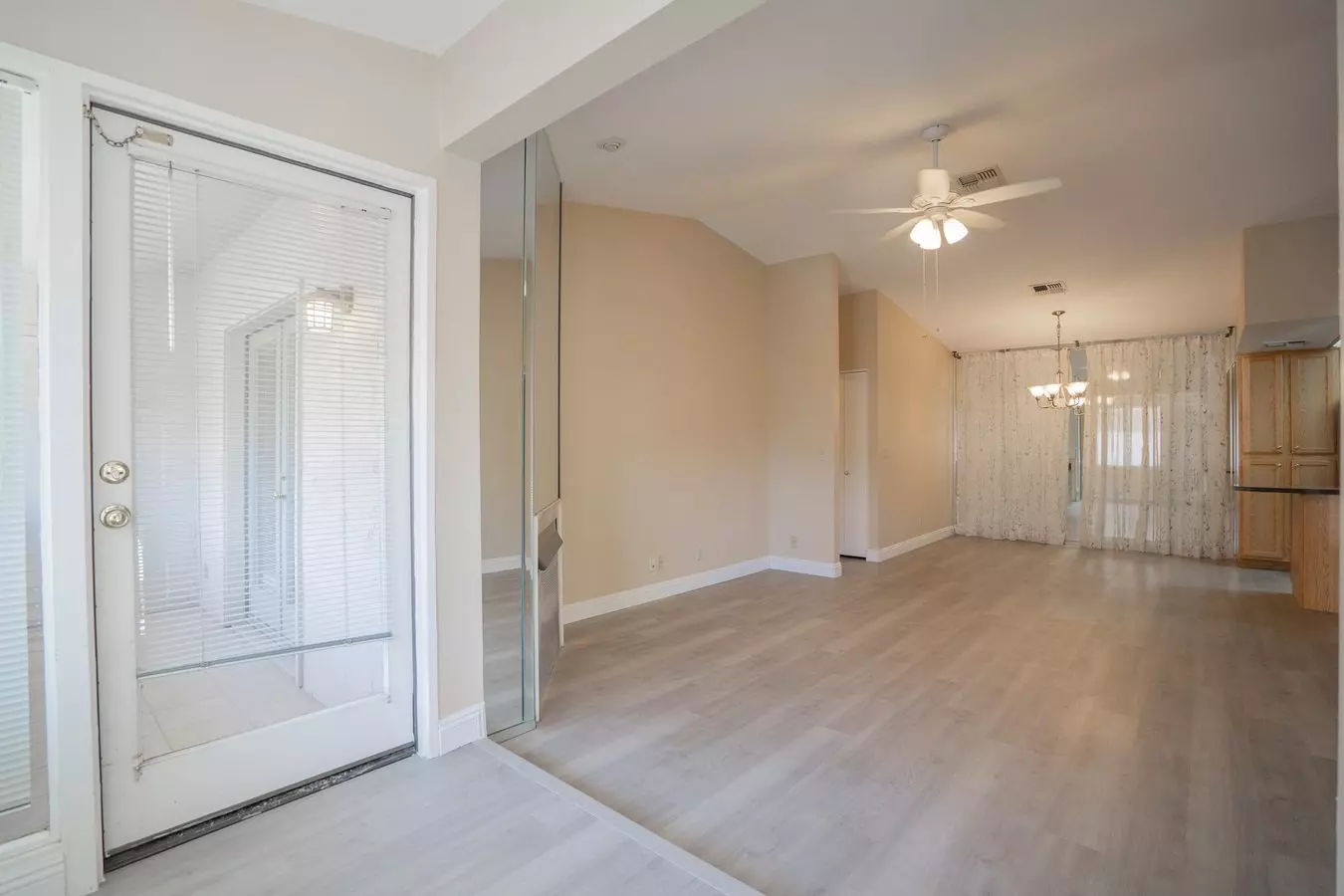 1820 E Morten Ave Unit 222 photo 3