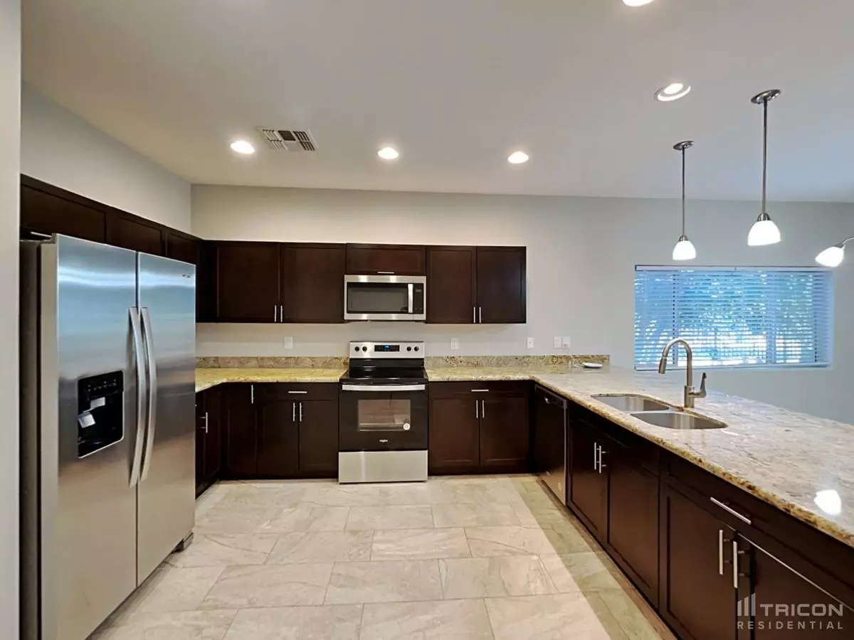 1824 West Minton Street, Phoenix, AZ 85041 photo 2