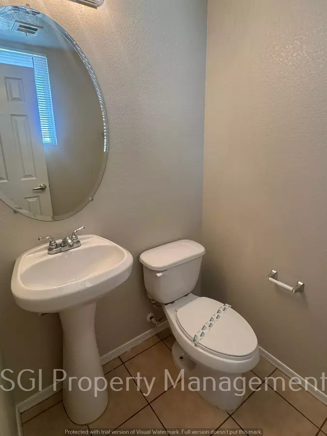 3 Bedroom Townhome in Phoenix photo 3