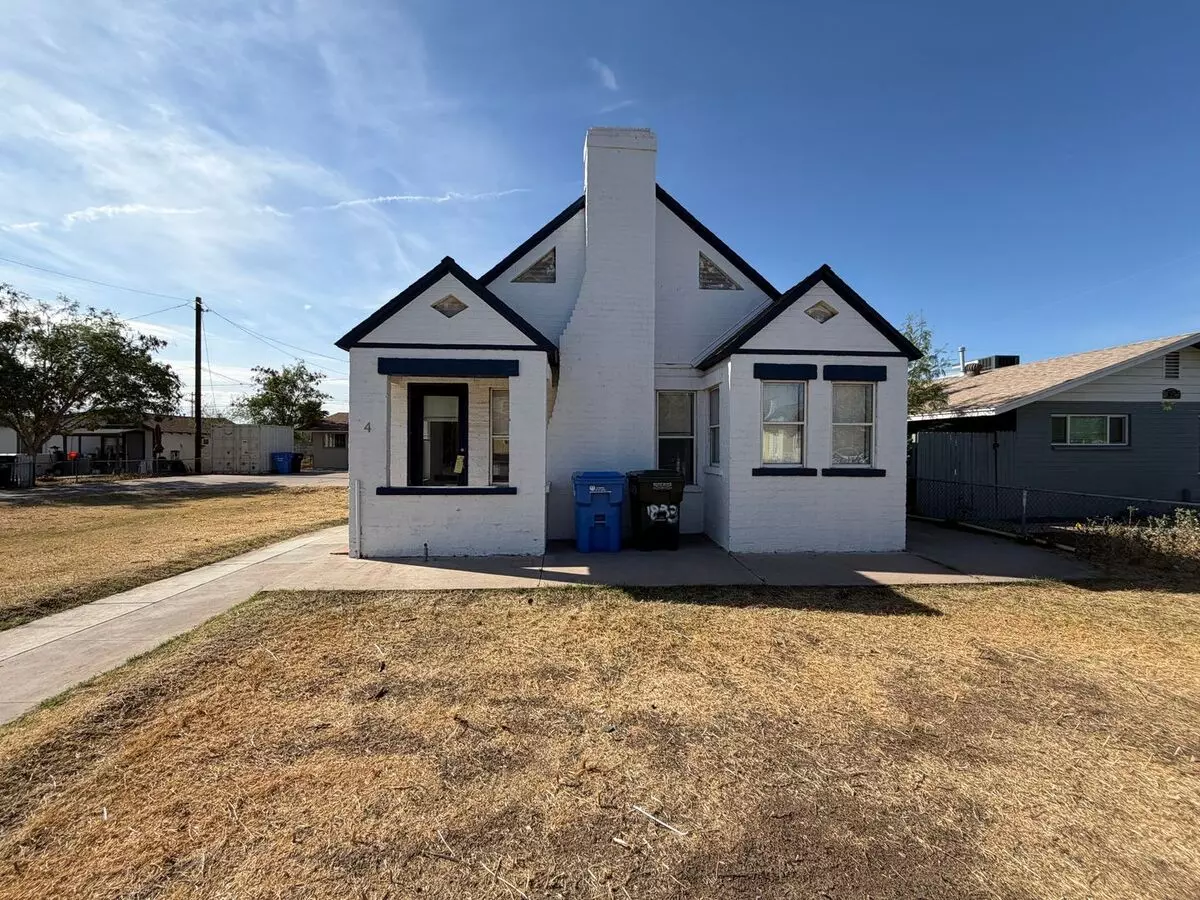 2BR/1BA floor plan