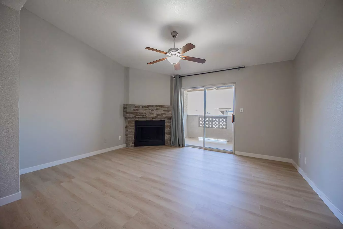 1880 E Morten Ave Unit 206 photo 3