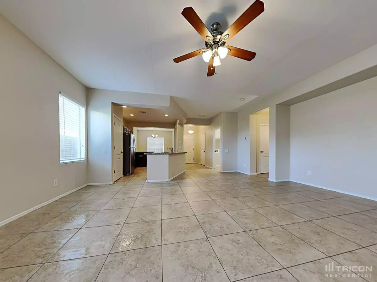 1942 North 92nd Drive, Phoenix, AZ 85037 photo 3
