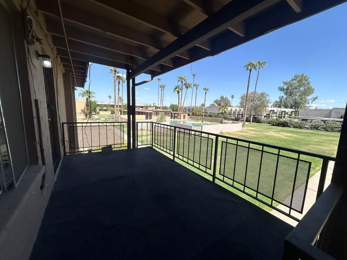2 Bed 1 Bath Condo In Phoenix Call Ryan 602-400-5090 photo 3