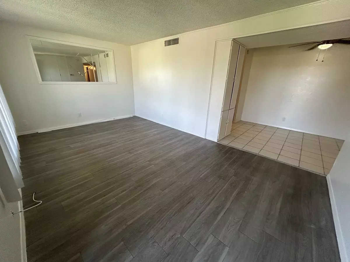 2 Bed 1 Bath Condo In Phoenix Call Ryan 602-400-5090 photo 5