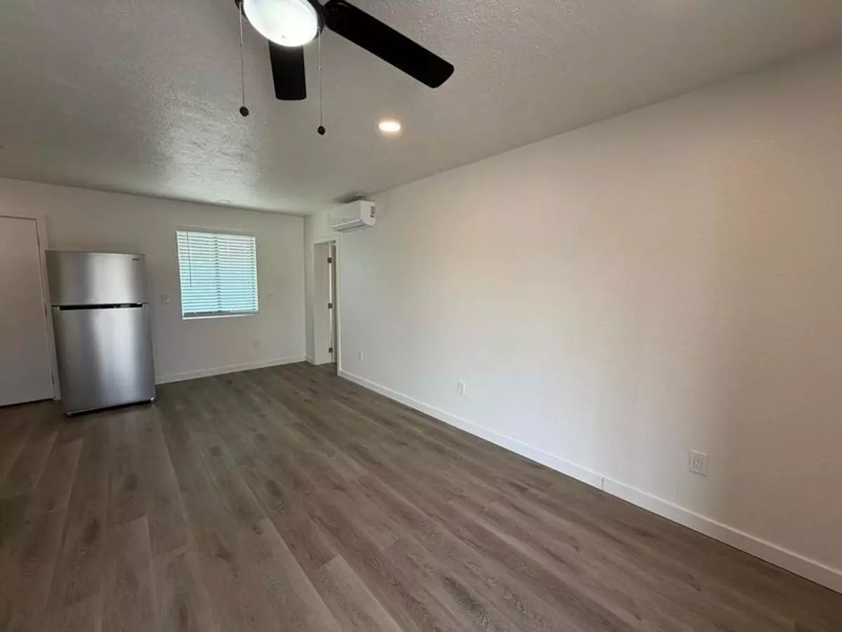 1 Bed 1 Bath Remodeled Unit In North Phoenix photo 5