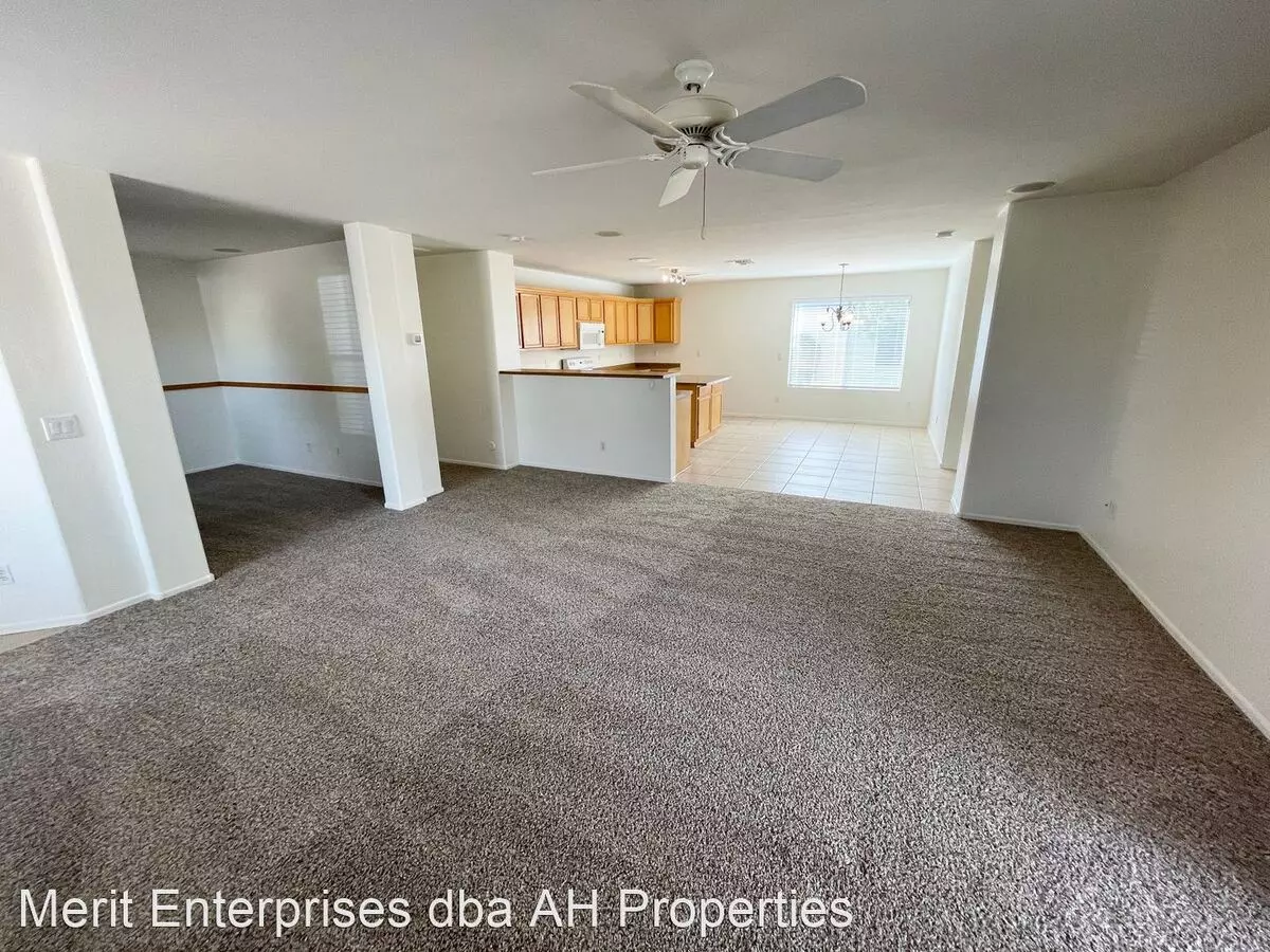 2106 W ALTA VISTA RD photo 4