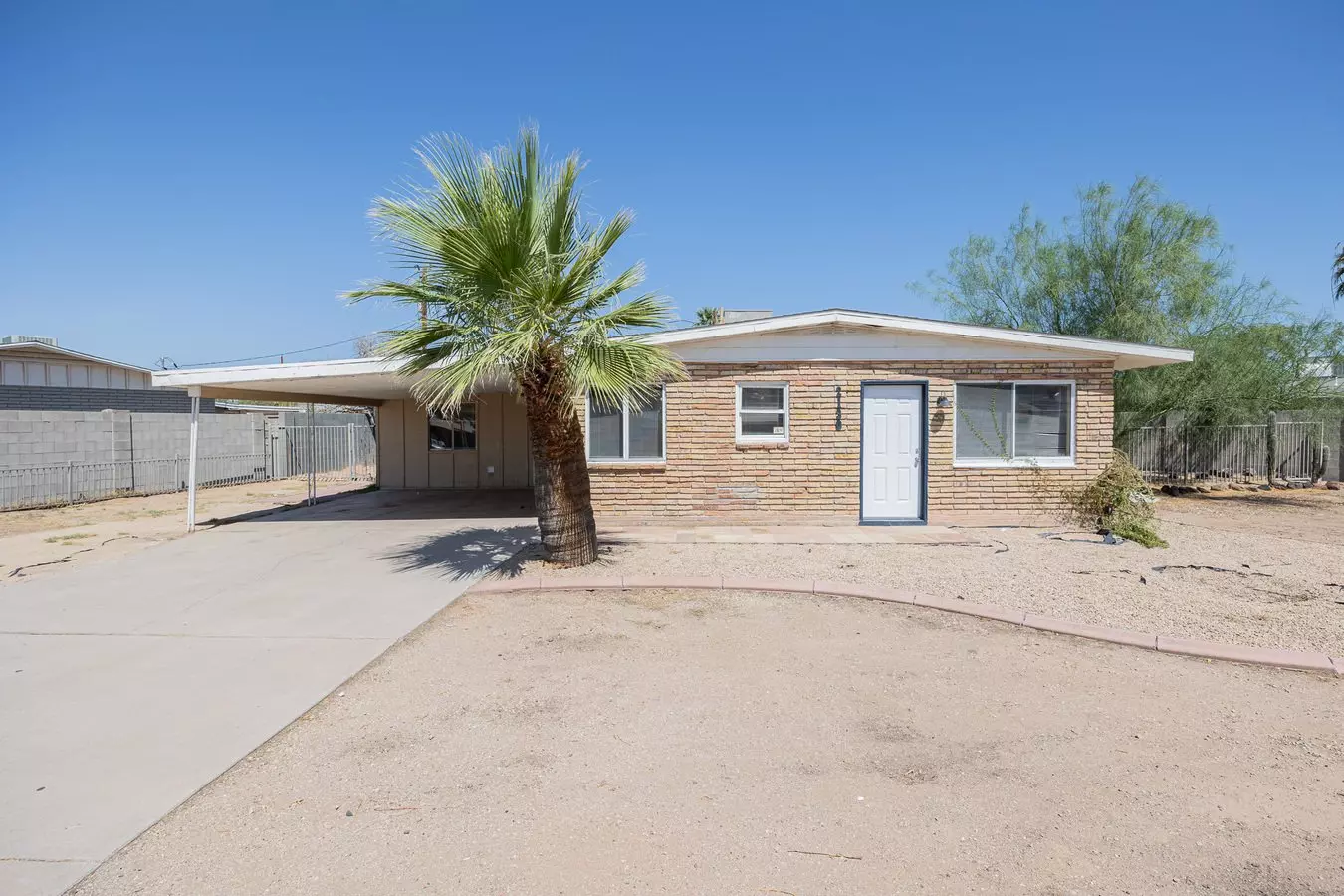 2130 W Cortez St photo 4