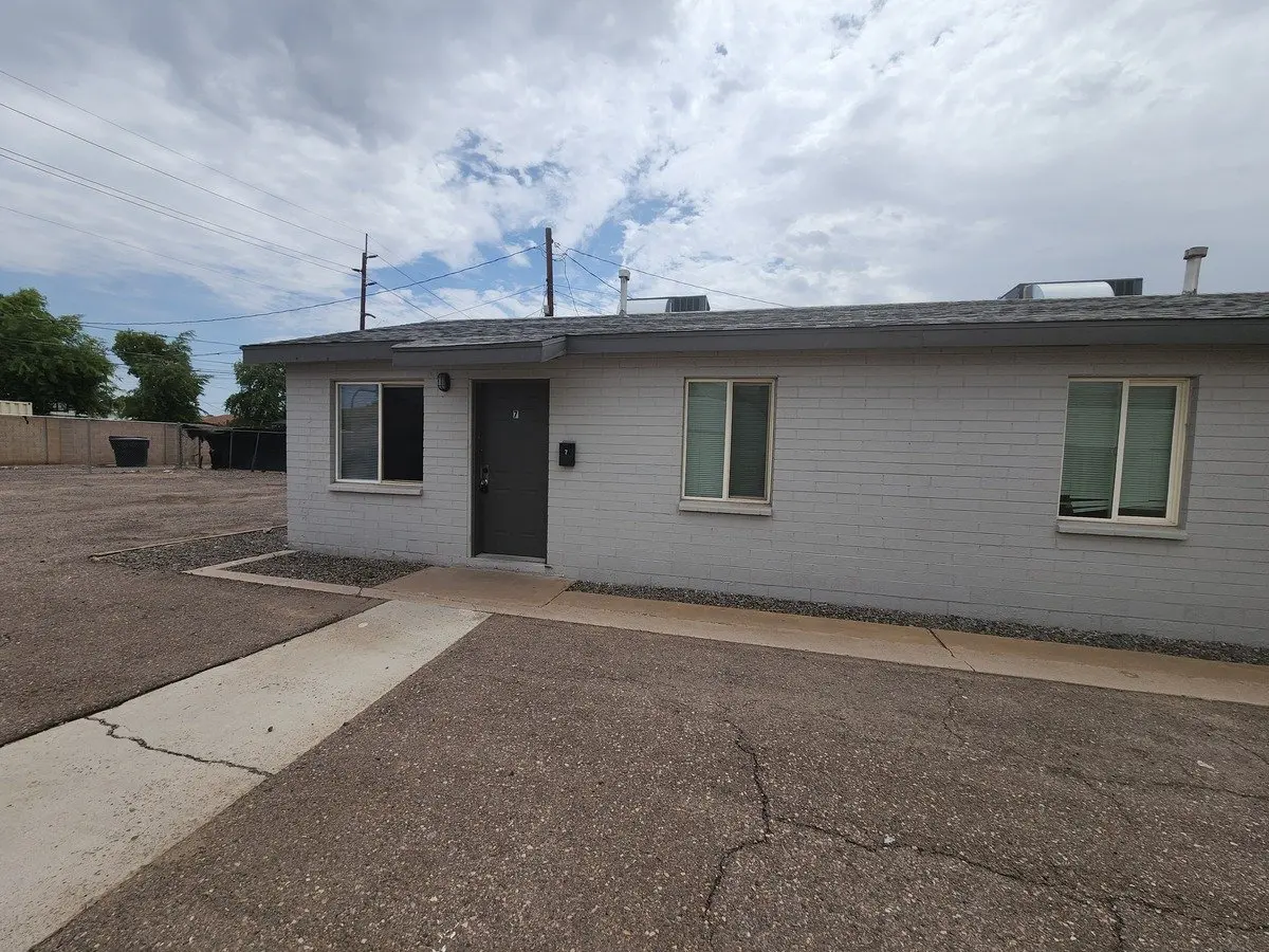 2142 E Taylor St Phoenix, AZ 85006 photo 5