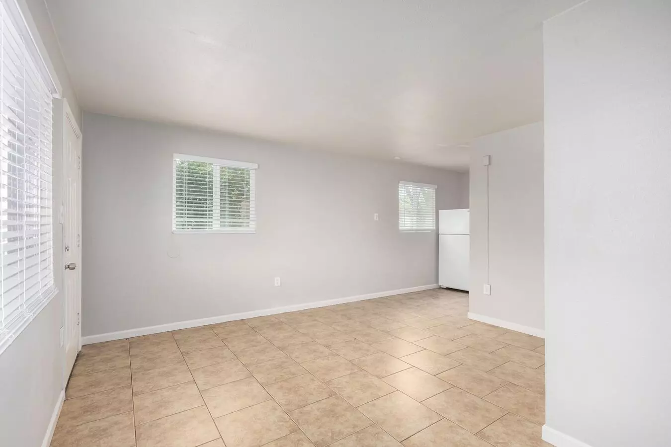 2146 E Taylor St photo 3