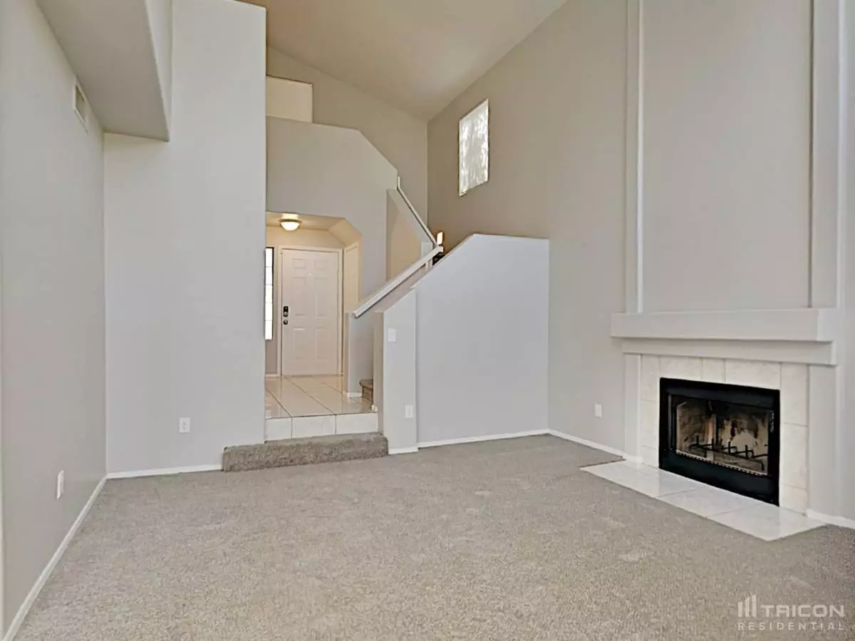 2161 E Nighthawk Way photo 2