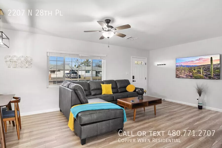 2207 North 28th Place, Phoenix, AZ 85008 photo 2