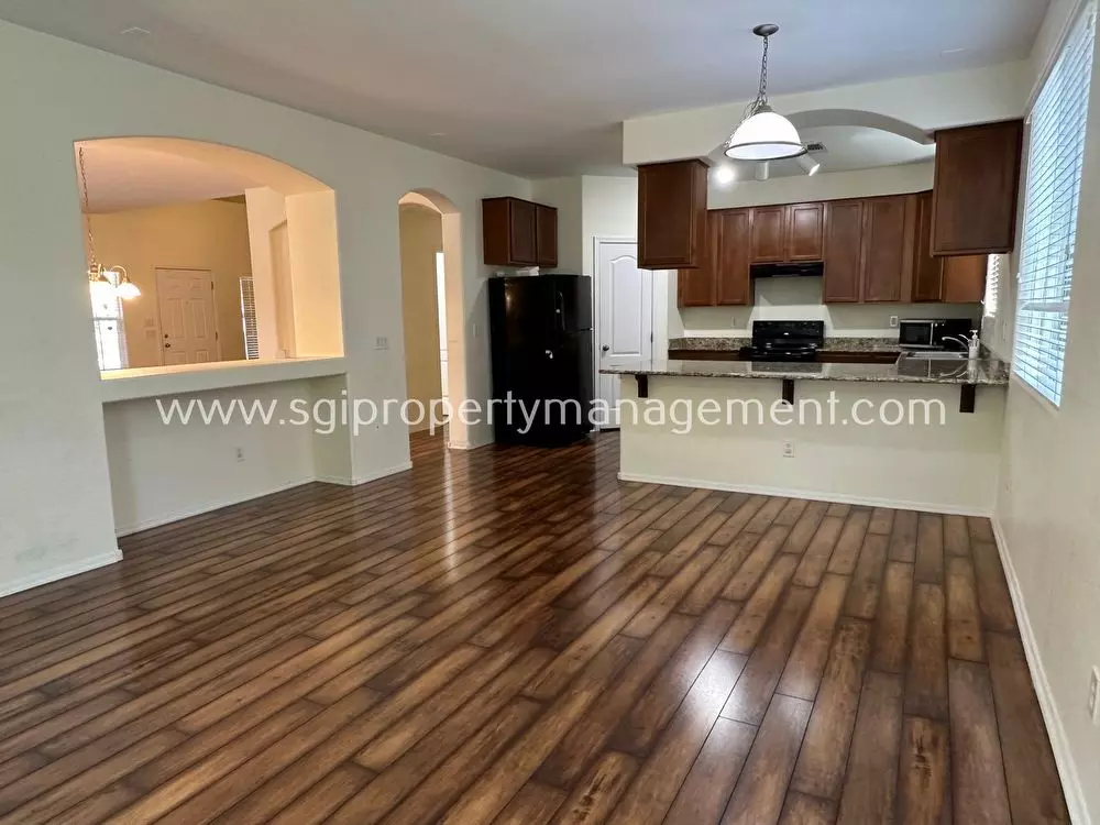 2209 E Pecan Rd photo 4