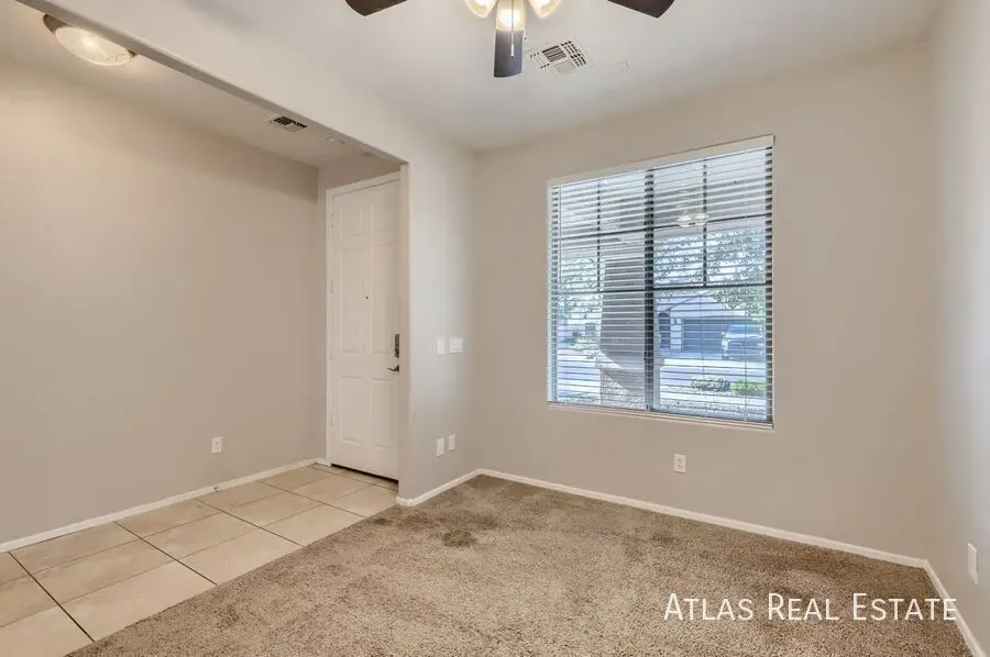 2610 W Gaby Rd photo 2